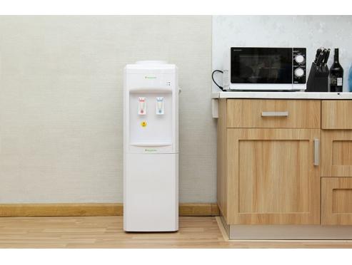 Máy làm nóng lạnh nước uống loại đứng KG34C